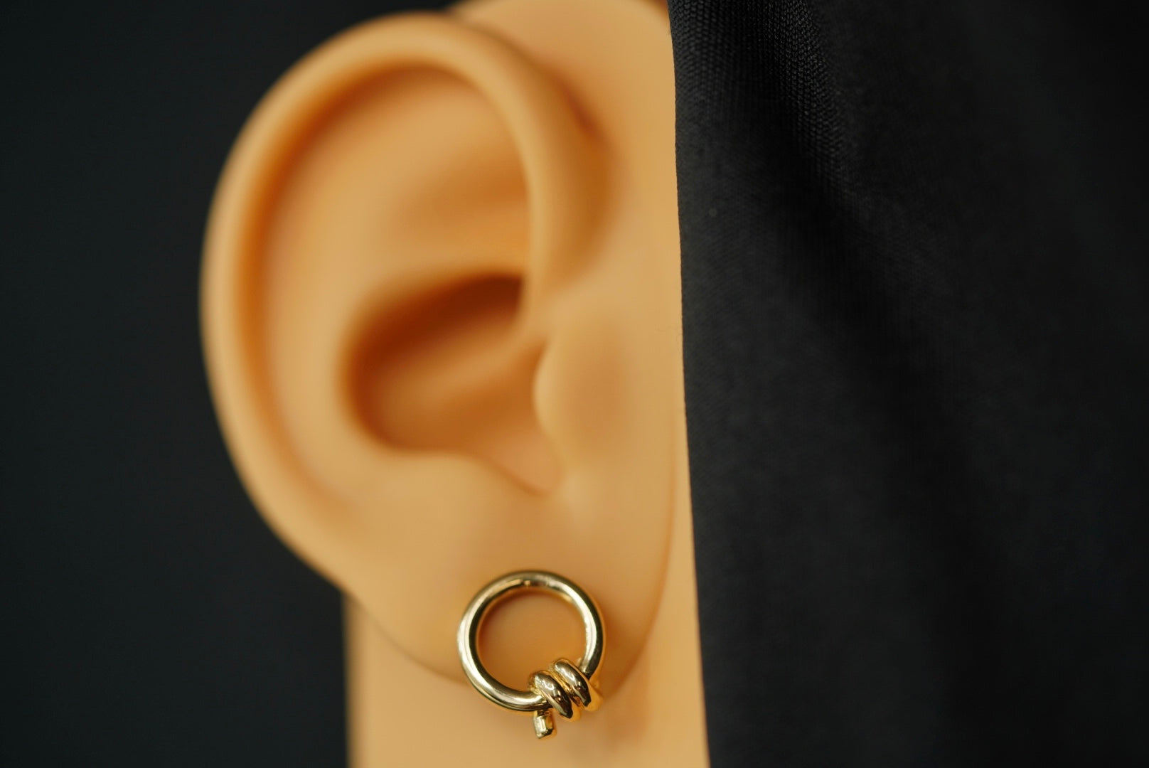 14k Knotted Circle Stud Earring