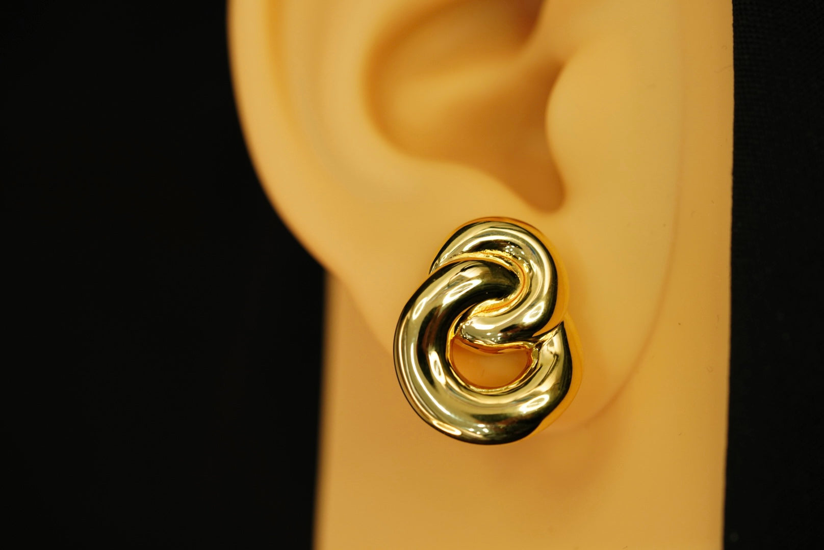 14k Abstract Circles Clip Earrings