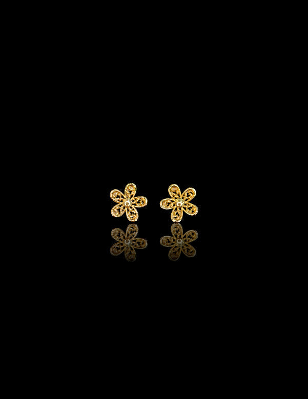 14k Gold Flower Earring