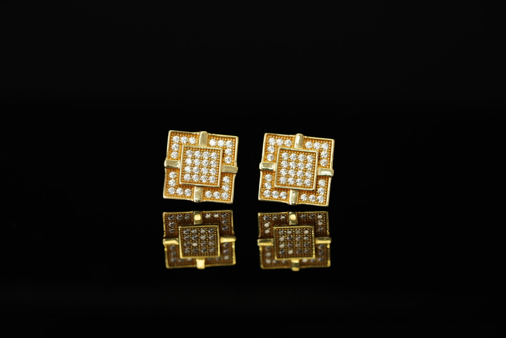14k Doble Square with Crystals Earring