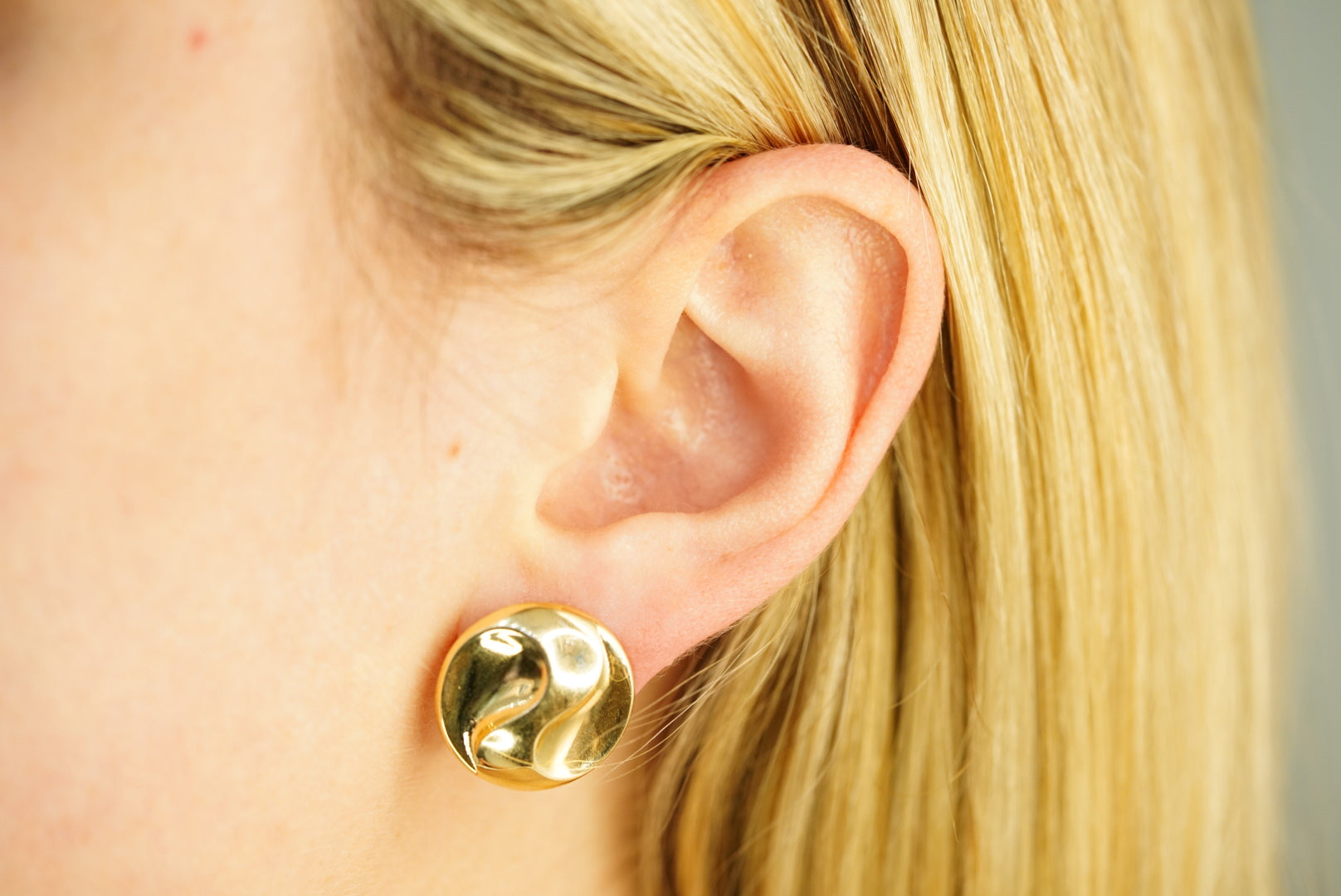 14k Circle Clip Earrings