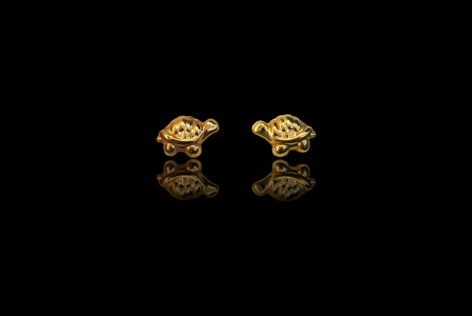 14k Small Golden Tortoise Earring