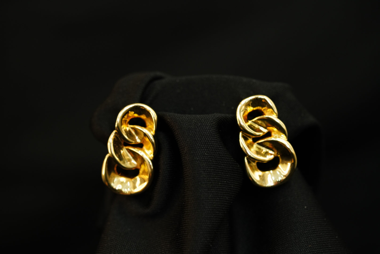 14k Three Circles Clip Earrings