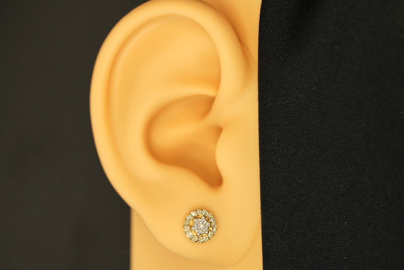 14k Diamond Circle Earring