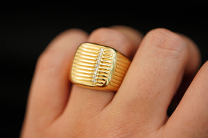 14k Square with Horizontal Lines Design Ring