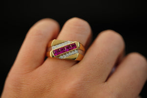 10KT Rectangular with White and Pink Crystals Ring