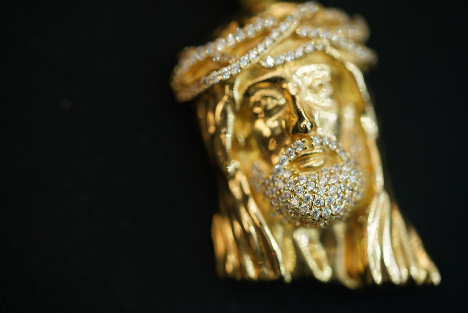14k Jesus Face with Crystals Pendant
