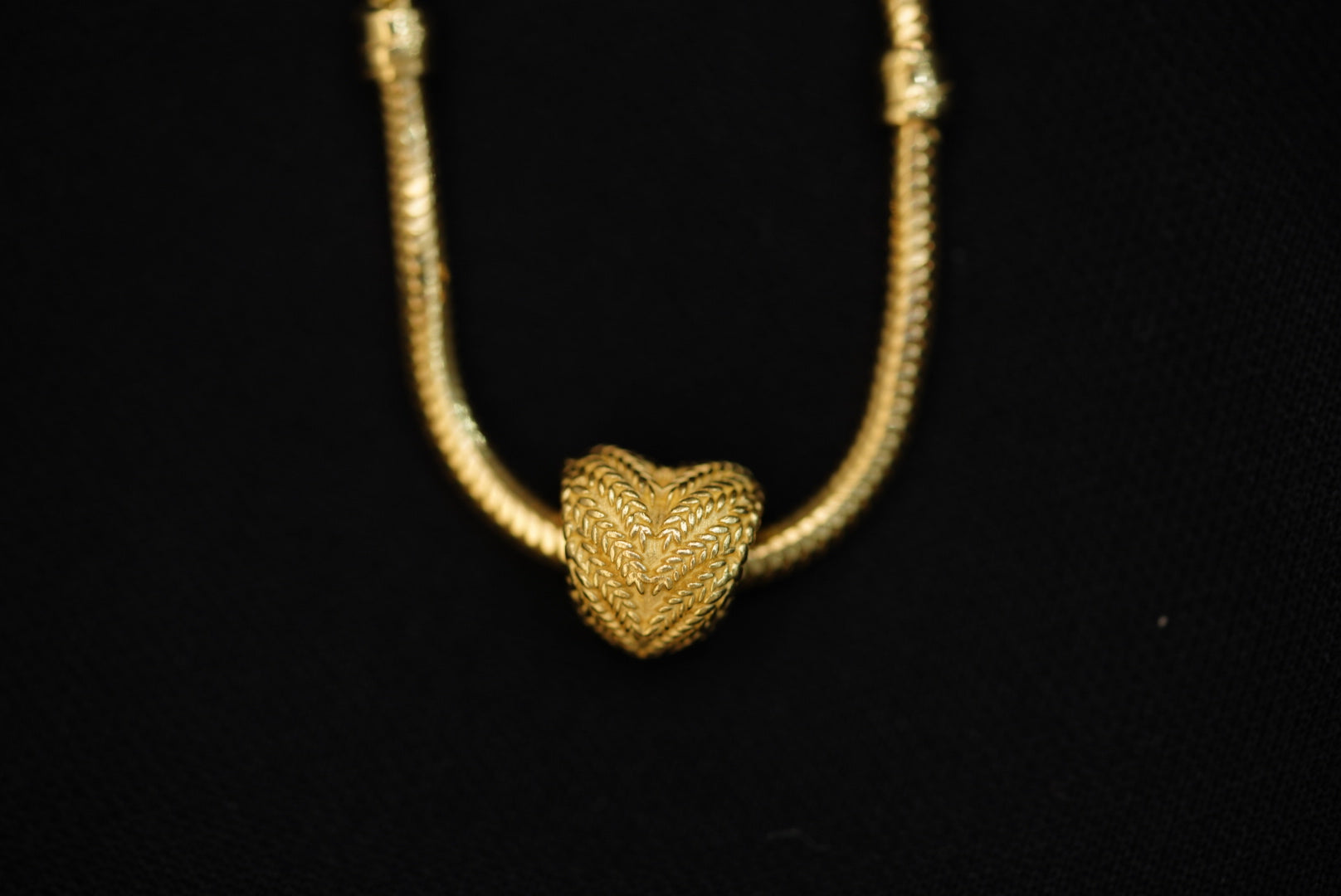 14k Detailed Heart Gold Charm