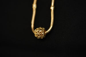 14k Lines with Tangled Balls Charm