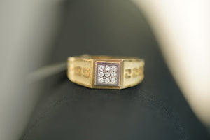 14k Square of Stones and Gold Design Ring