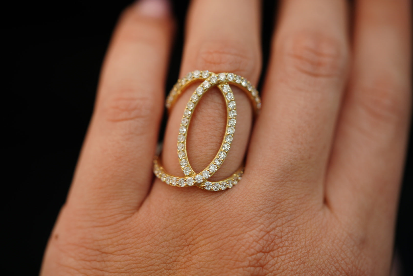 10k Oval with Crystals Design Ring
