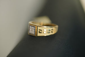 14k Square of Stones and Gold Design Ring